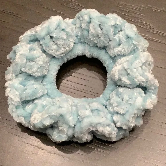 Available Scrunchie colors! Juicy Couture Velvet Yarn Scrunchies Price For 1 - Picture 5 of 7